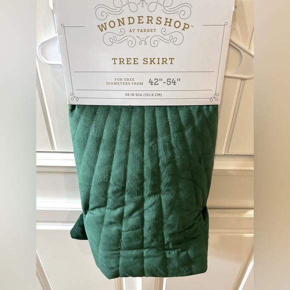 Wondershop Other - 🆕Wondershop Quilted Green Velour Tree Skirt with gold embroidery